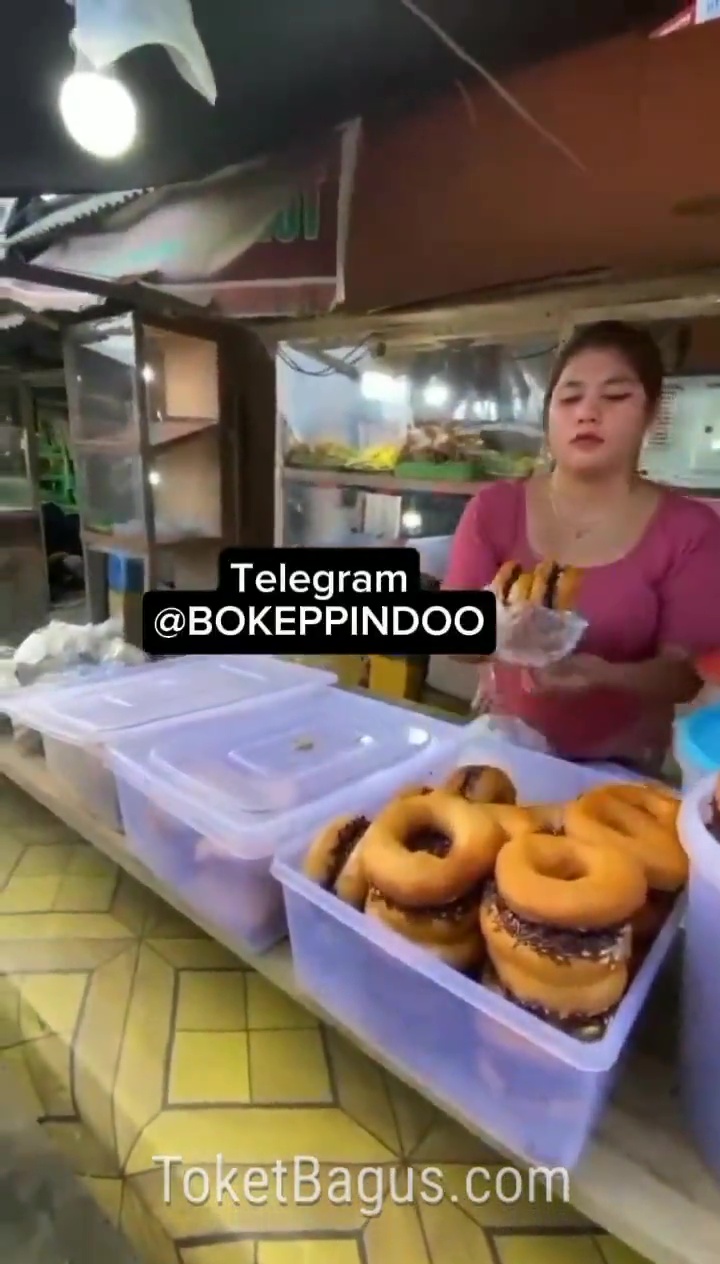 Bokep Terbaru Tante Penjual Donat Sekalian Jual Memek Viral
