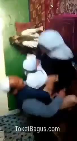 Ustadz Ngentot Santriwati Bergilir